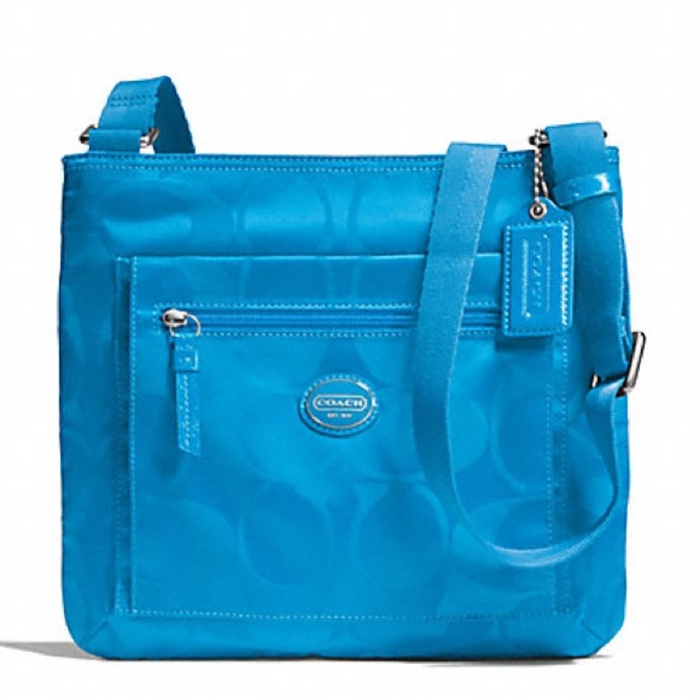 Coach Signature Getaway Cross Body